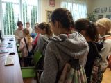 Uczniowie z Łęczeszyc z wizytą w gminnej bibliotece, foto nr 6, A.Krawczak