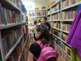 Uczniowie z Łęczeszyc z wizytą w gminnej bibliotece, foto nr 7, A.Krawczak